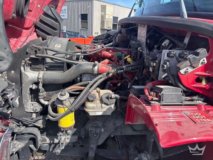 2014-freightliner-m2-106-image-8