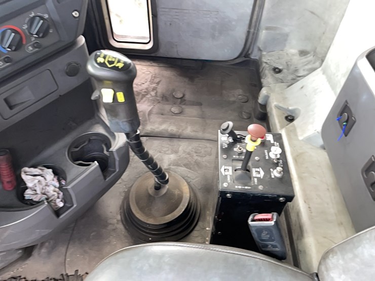 2012-mack-dump-truck-vn:1m2ax04c7cm012336-image-14