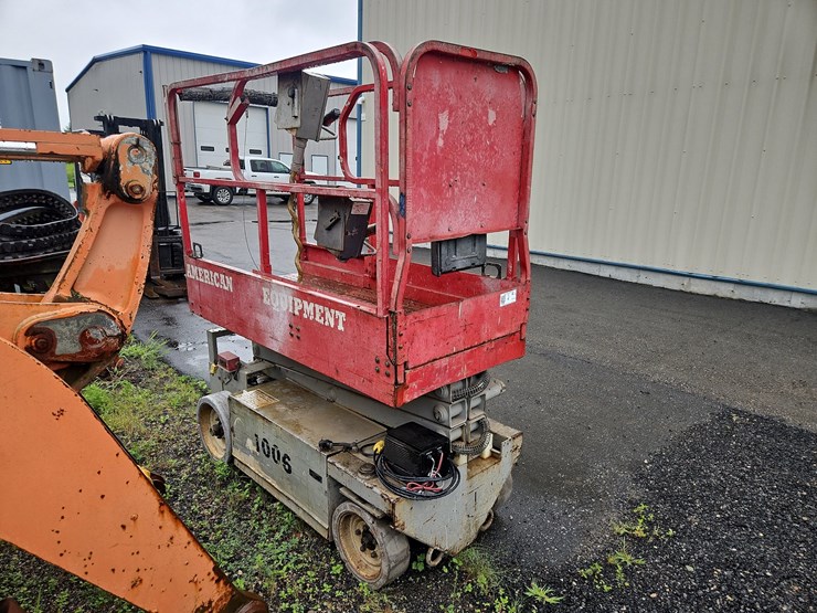 1999-mec-19'-electric-scissor-lift-image-4