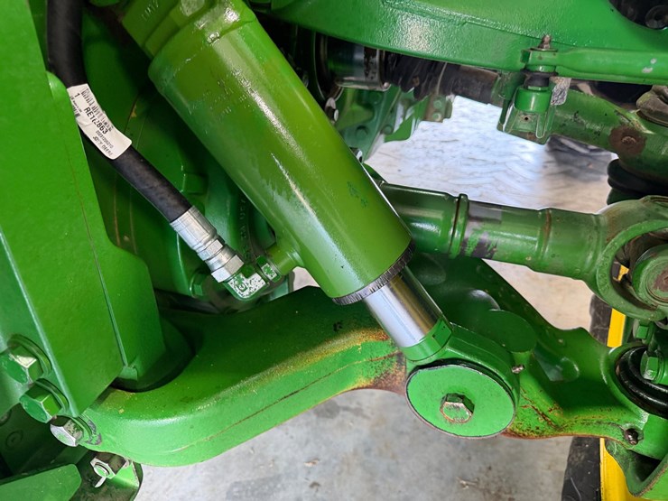2011-john-deere-8285r-image-21