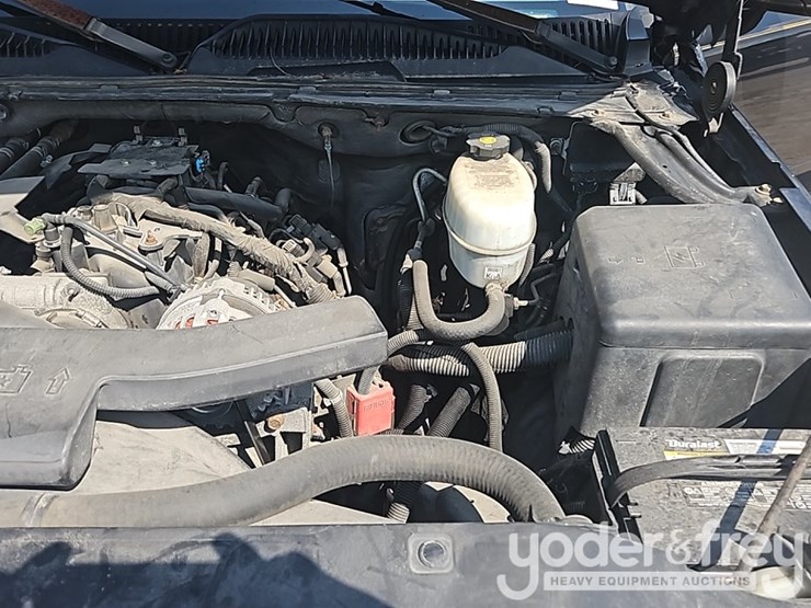2003-cadillac-escalade-image-38