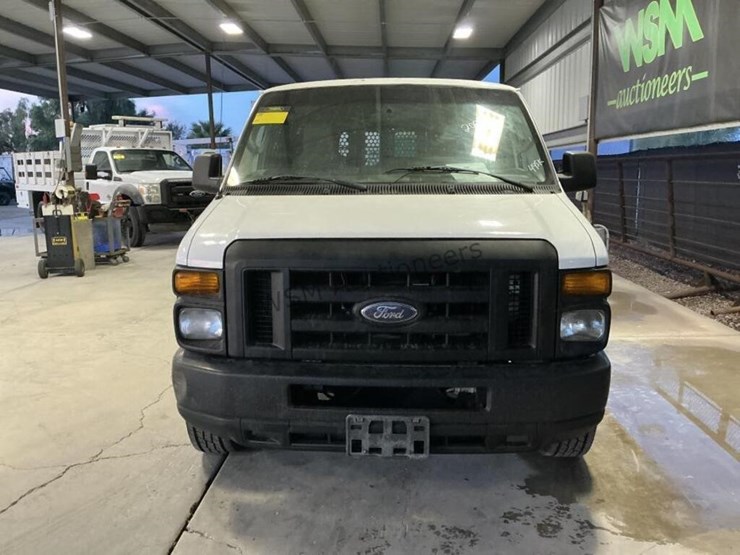 2009-ford-cargo-image-3