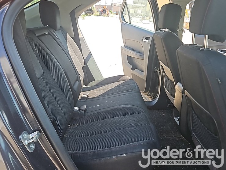 2016-chevrolet-equinox-image-35