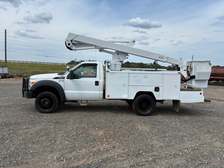 2013-ford-f550-image-6