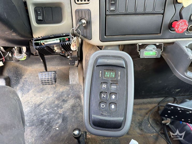 2014-international-durastar-4300-image-54