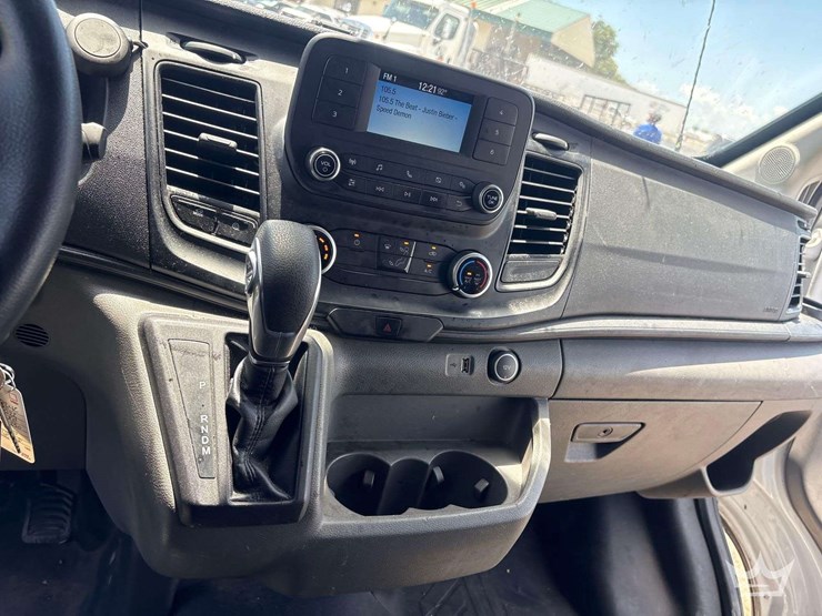 2022-ford-transit-image-12