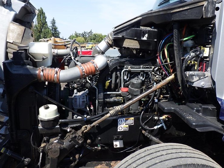 2015-peterbilt-375-image-18