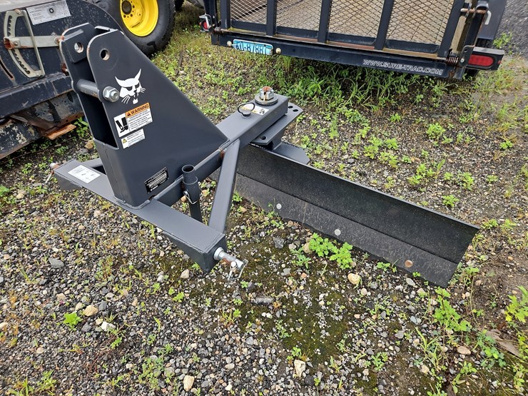bobcat--72"-angle-plow-with-boce-image-1