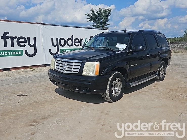 2003-cadillac-escalade-image-2