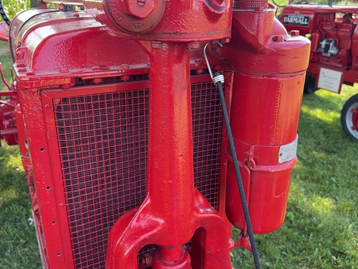 1937-farmall-f-12-image-12