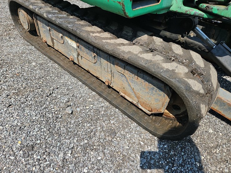 2011-bobcat-325g-image-16