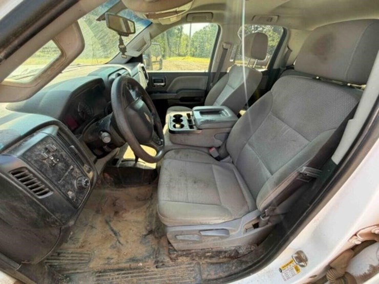 2017-chevrolet-silverado-2500-image-25