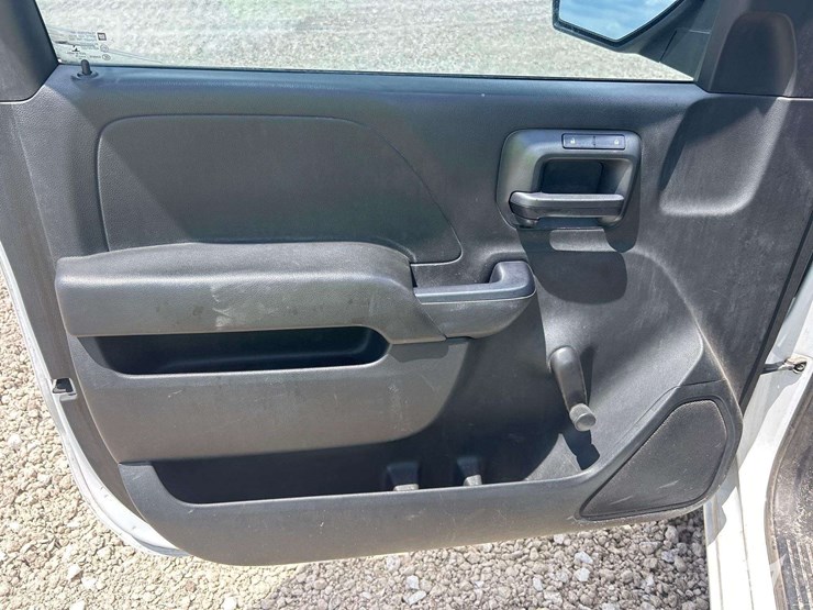 2015-chevrolet-silverado-1500-image-11