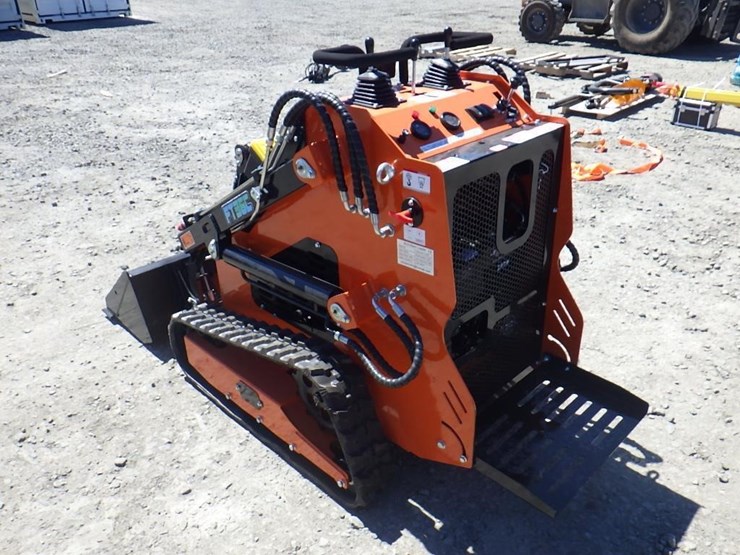 2026-future-36c-skid-steer-tracked-loader-image-2