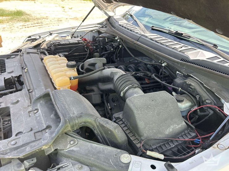 2017-ford-f150-image-8