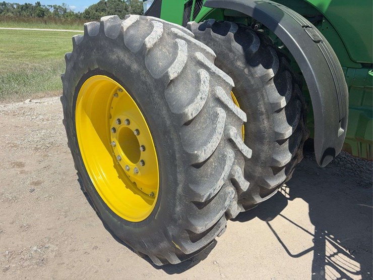 2012-john-deere-8335r-image-17