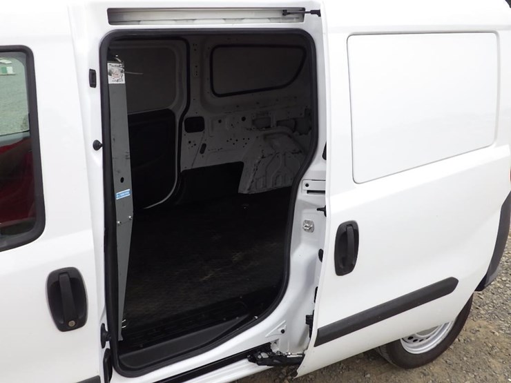 2017-ram-promaster-city-image-11