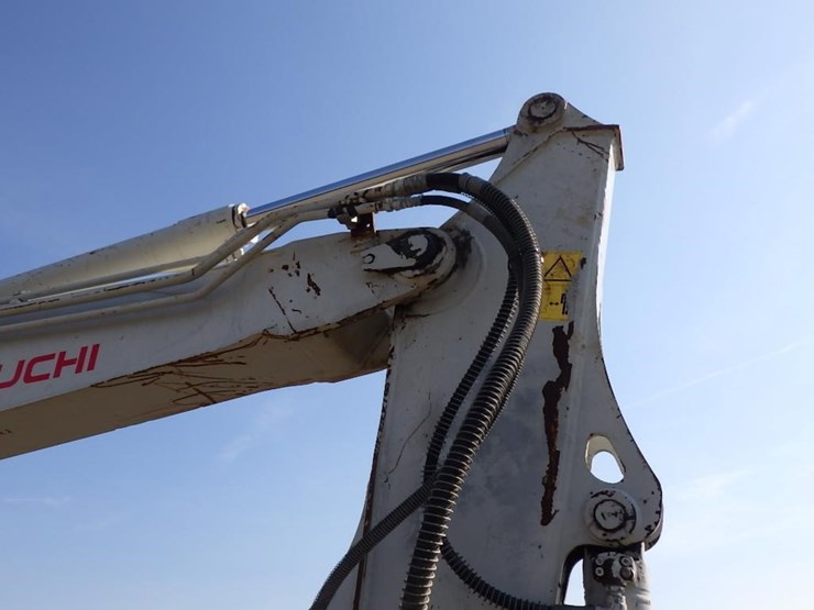 takeuchi-tb290-image-30
