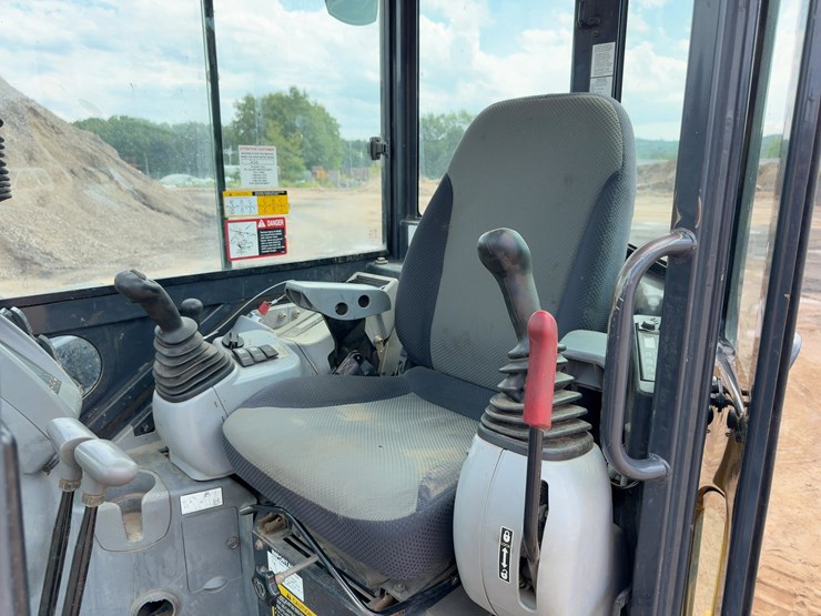 2018-deere-50g-image-29