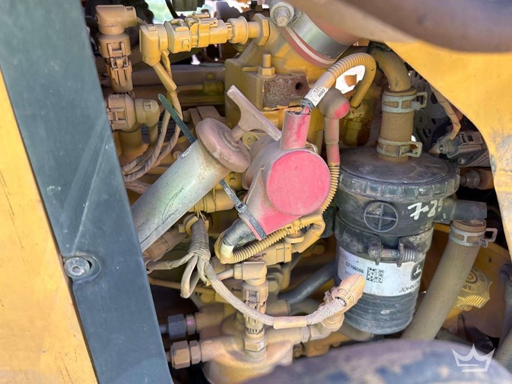 2019-deere-410l-image-8