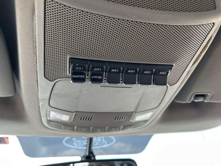 2017-ford-f550-image-16