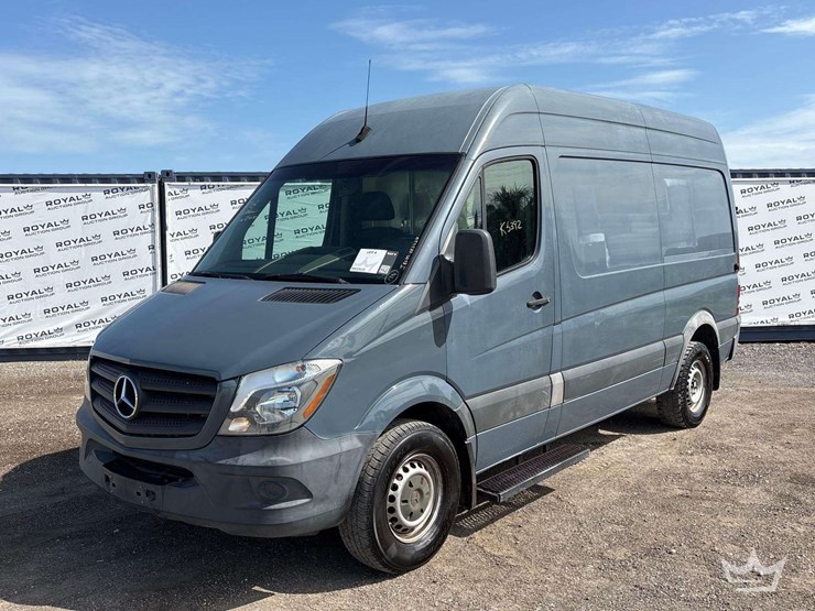 2018-mercedes-benz-sprinter-2500-image-1