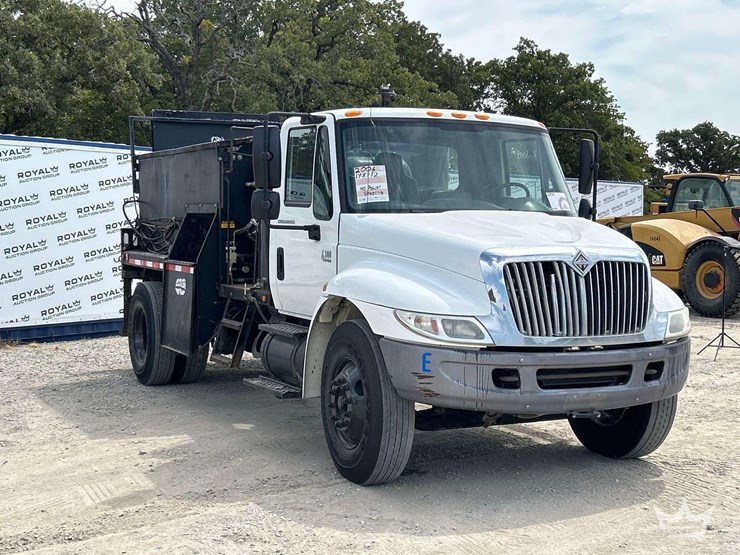 2006-international-durastar-4300-image-2
