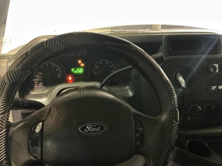 2009-ford-cargo-image-18