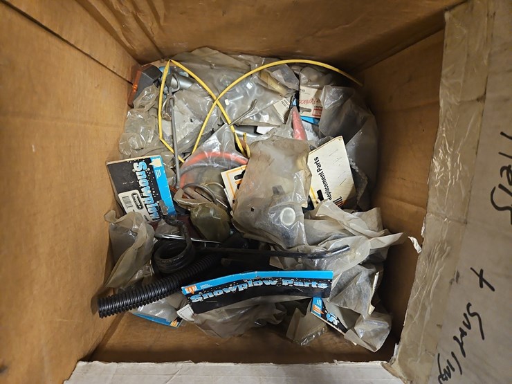 rolling-shelf-with-contents-image-9