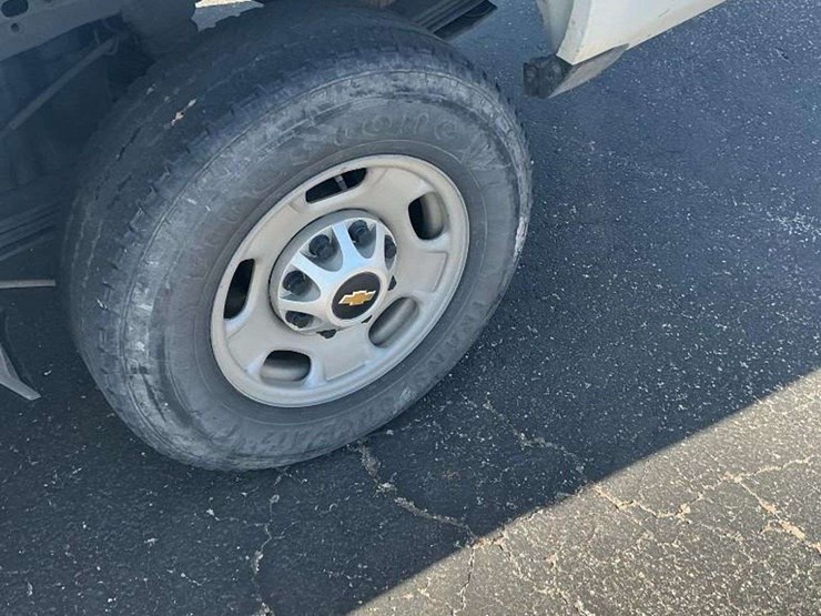 2019-chevrolet-silverado-2500-image-13