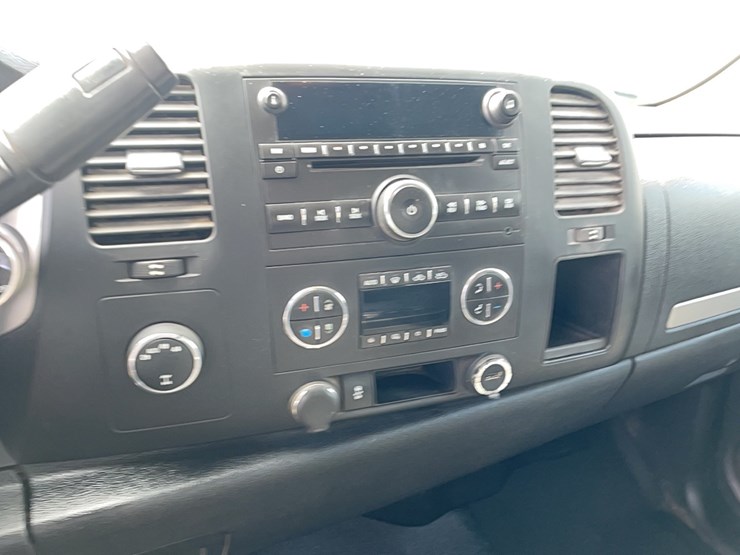2013-chevy-silverado-pickup-truck-vn:114005-4x4-image-12
