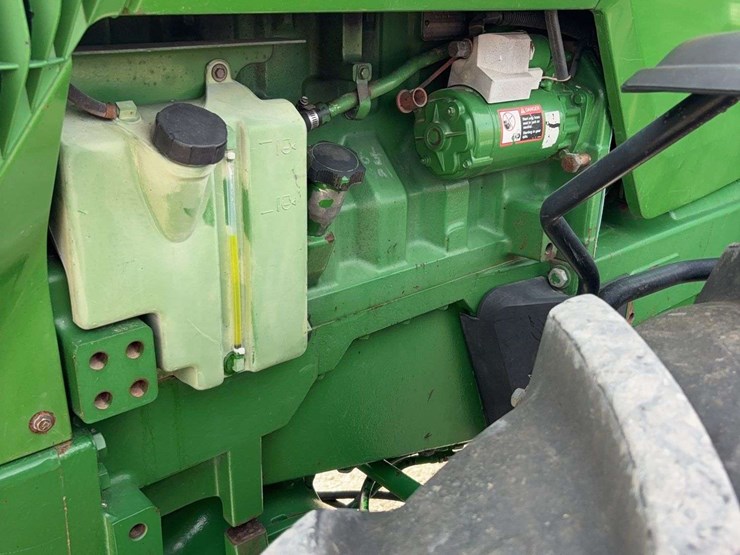1995-john-deere-8300-image-23