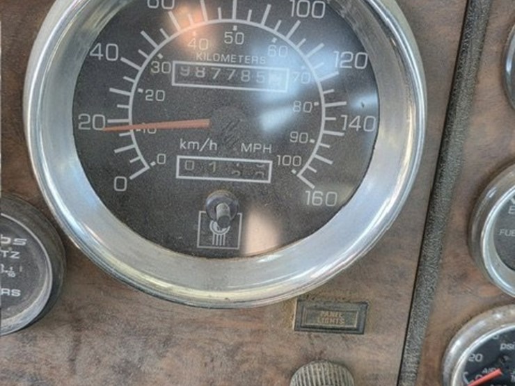 2001-kenworth-t800-image-5