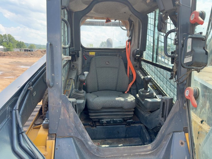 2023-deere-333g-image-19