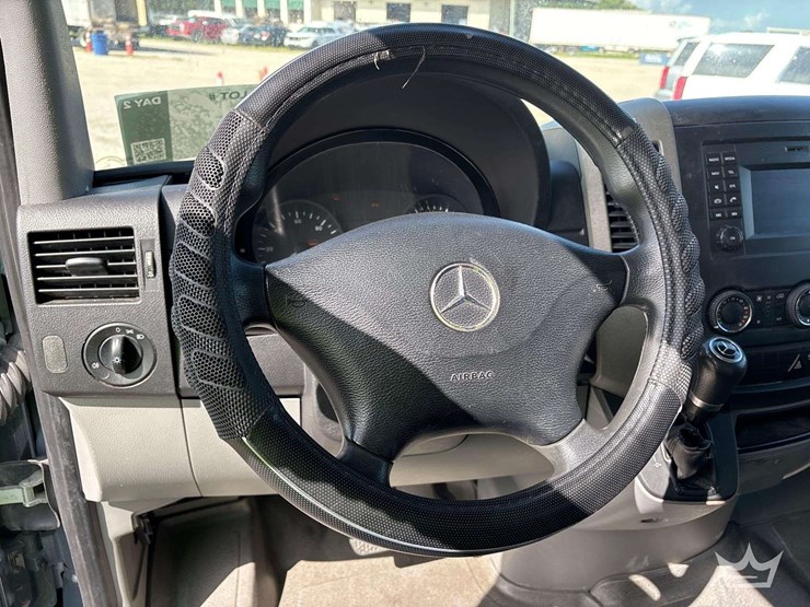 2018-mercedes-benz-sprinter-2500-image-11