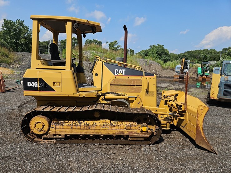 2006-caterpillar-d4g-xl-image-6