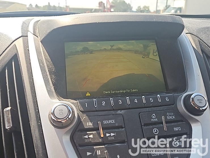 2016-chevrolet-equinox-image-17