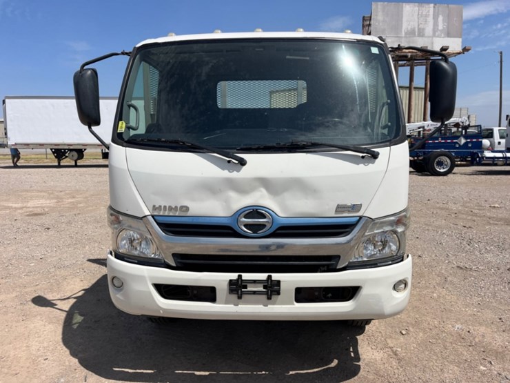 2016-hino-195-image-2