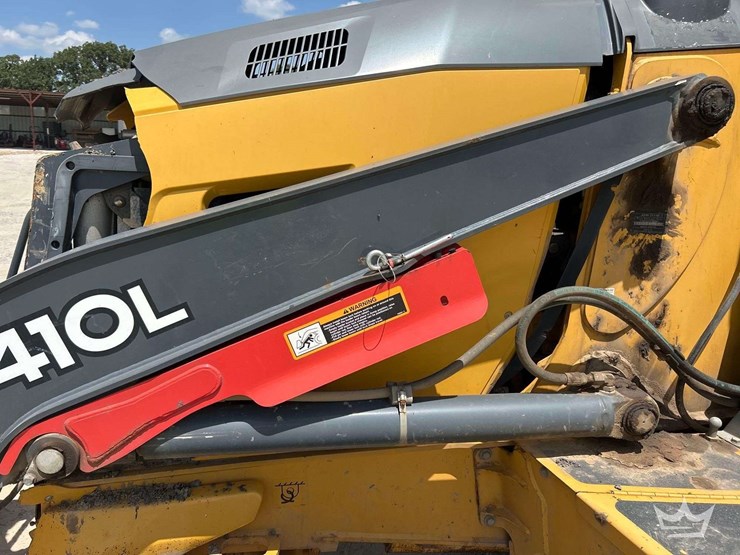 2019-deere-410l-image-22