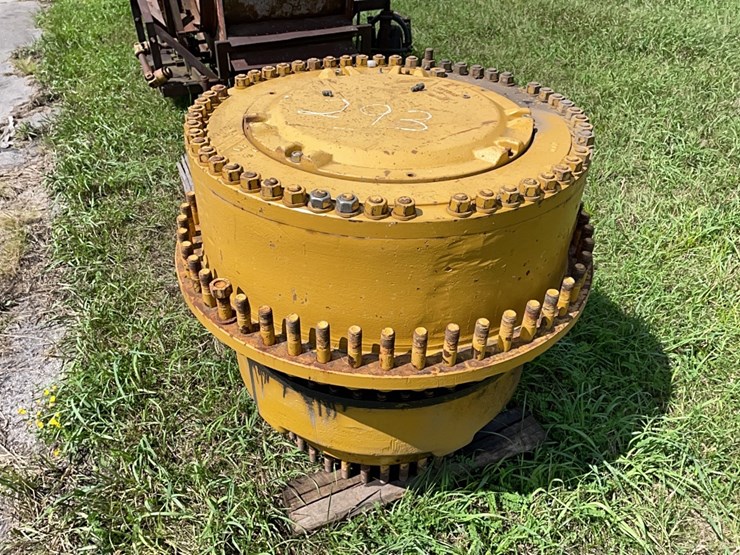 cat-992-axle-corner-equipment-part-image-1