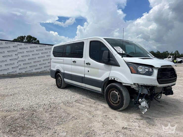 2018-ford-transit-image-2