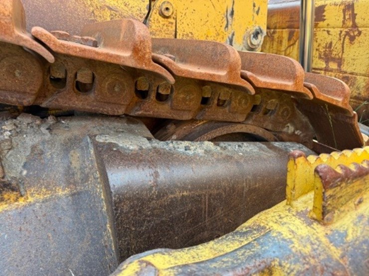 caterpillar-d10-image-8
