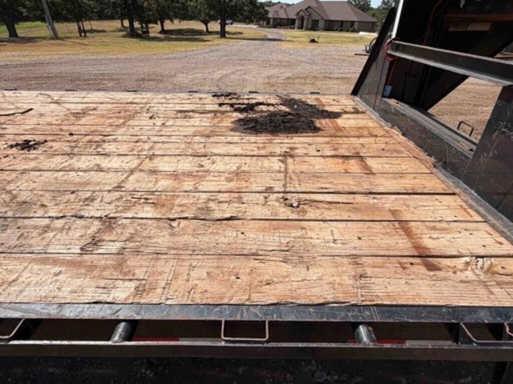 2018-lamar-gooseneck-flatbed-trailer-image-7