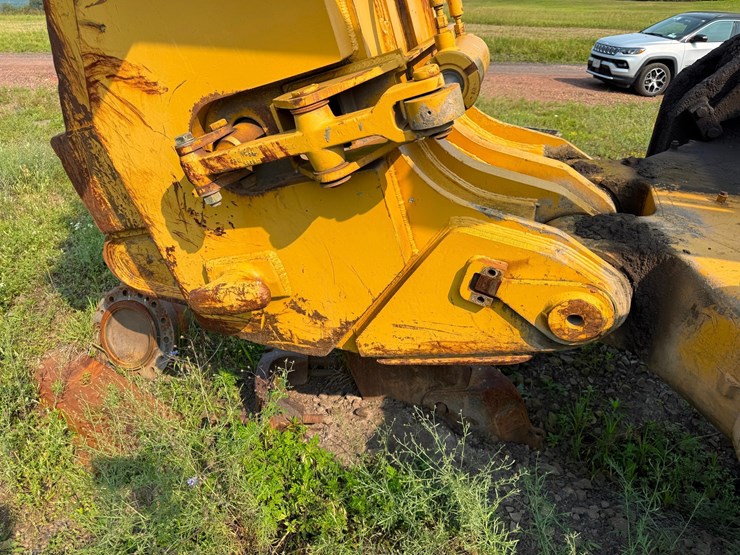 caterpillar-d11r-image-8