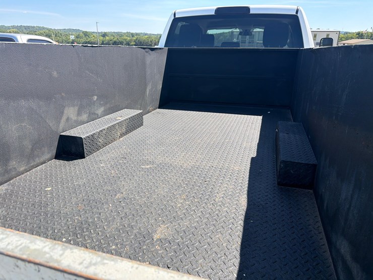 2016-dodge-3500-image-12