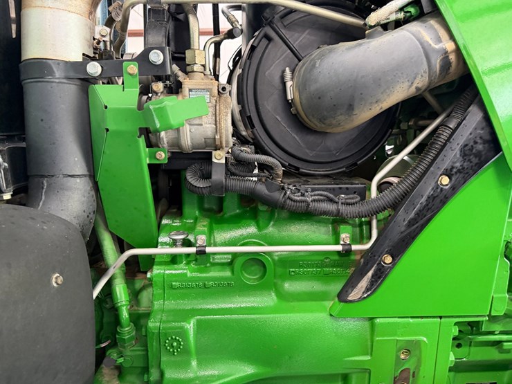 2011-john-deere-8285r-image-71