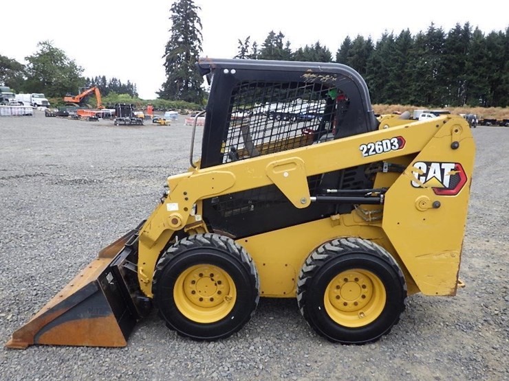 2014-caterpillar-226d3-image-2