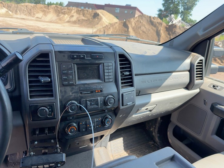2017-ford-f550-xl-image-28