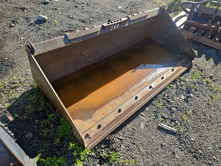 72"-gp-bucket-with-boce-image-2