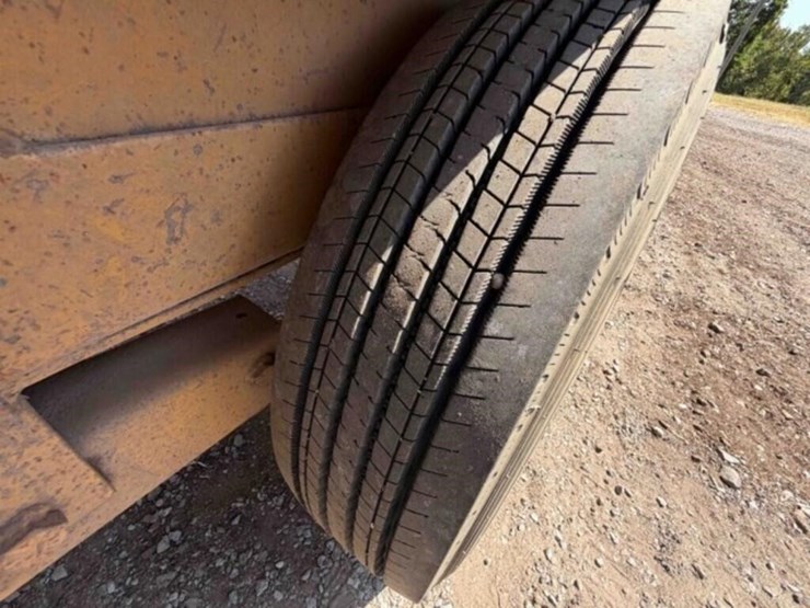 belshe-gooseneck-equipment-trailer-image-16